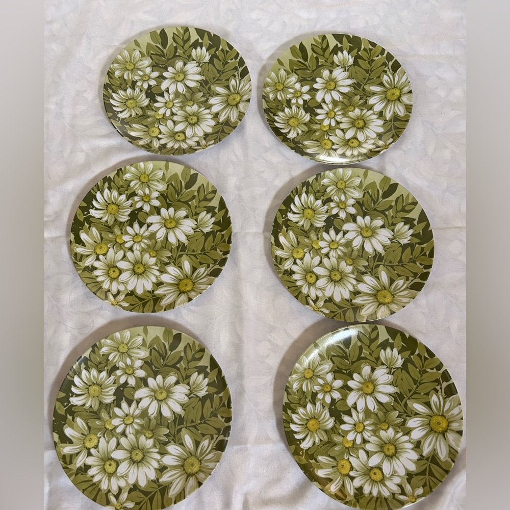 Vintage Beverly Set of 6 Avocado Green Daisy Pattern Melamine 10” Plates